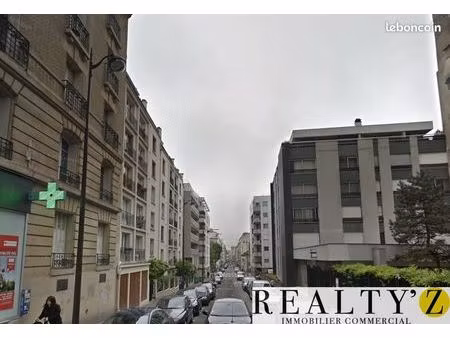 local commercial 525 m²