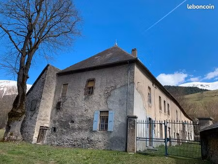 corps de ferme de caractère à rénover  445 m² au sol  terrain 2 600 m²  source privée  pla
