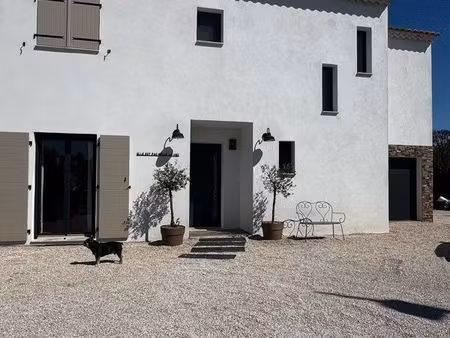 villa récente à vendre