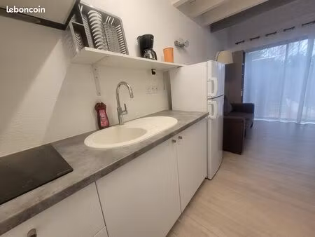 t2 meublé duplex terrasse piscine