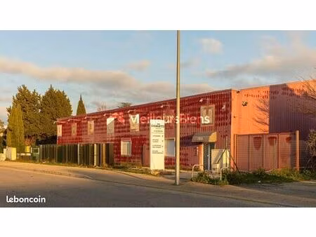 local bureaux 2 900 m²