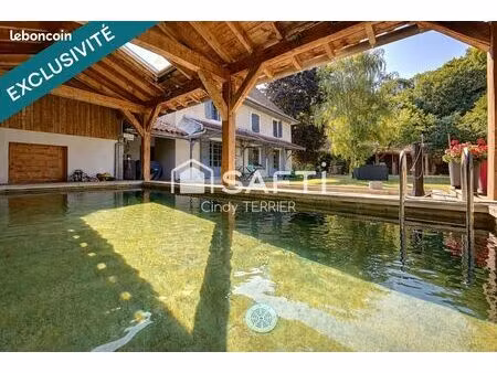 maison 6 pièces 179 m²