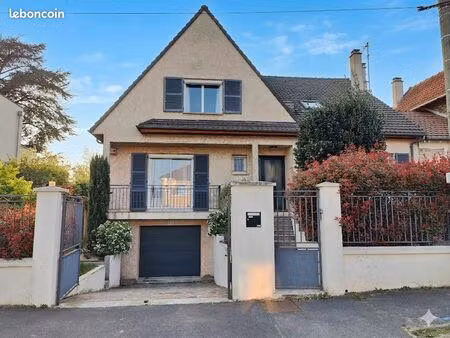 maison 7 pièces 180 m²