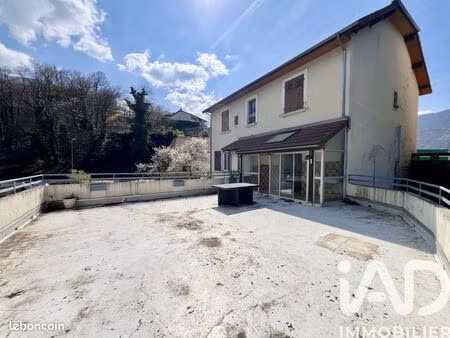 maison 8 pièces 188 m²