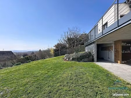 villa 7 pièces 231 m²