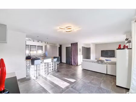 maison tours 65 m² t-3 à vendre  234 400 €