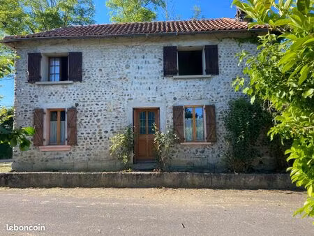 ? maison de village en pierre 94 m² avec jardin et abri voiture – castelvieilh (65)