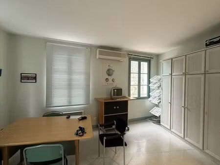 bureaux 48 m² saintes