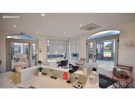 local commercial 52 m²