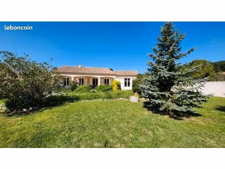 villa t4 + dépendances au cœur du luberon