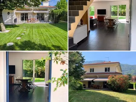 villa contemporaine moderne et récente prestations haut de gamme