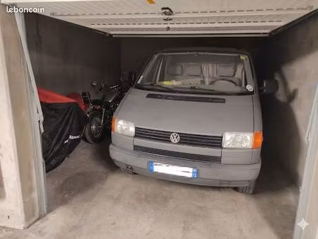 location garage sécurisé