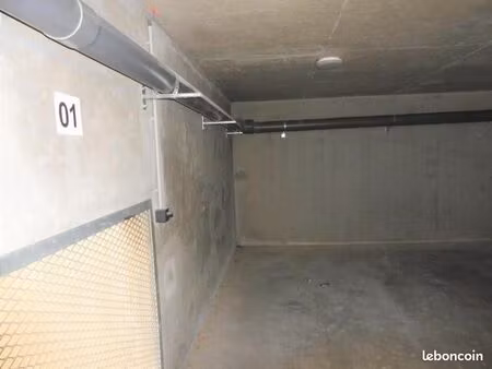 parking 12 m² lyon