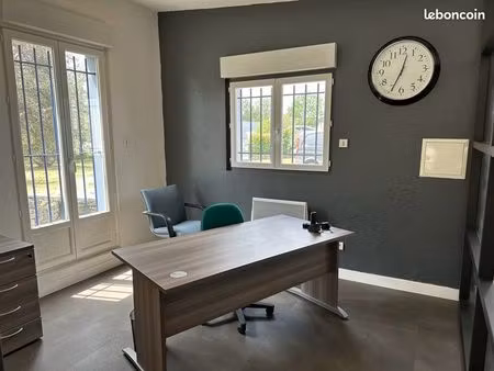 local industriel et commercial (bureaux et entrepôt) à louer