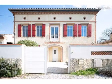 propriété 7 pièces 260 m²