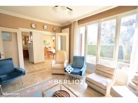 propriété 6 pièces 130 m²