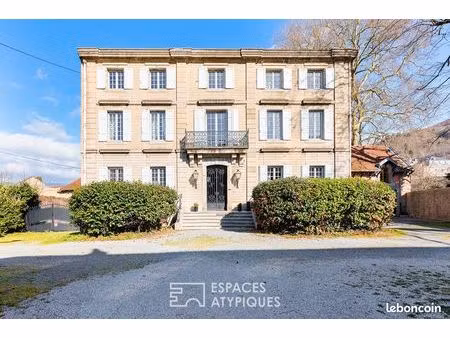 maison 15 pièces 620 m²