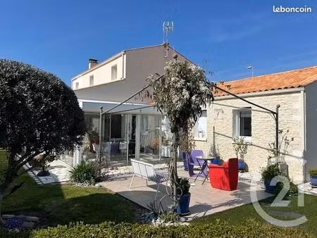 maison 5 pièces 160 m²