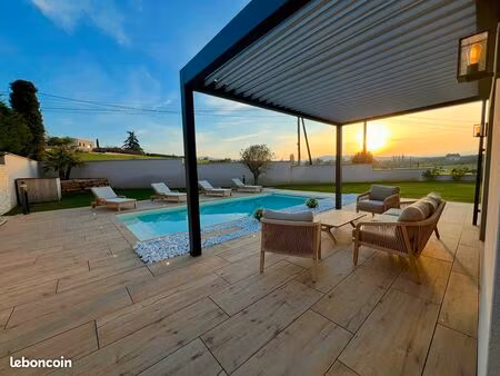 maison contemporaine 6 pièces – piscine – vue panoramique dégagée – lentilly secteur prisé