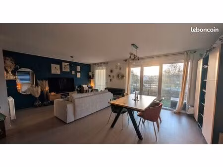 appartement 77m2 avec balcon et parking à petit-quevilly