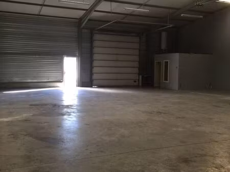 loue hall dépôt atelier stockage