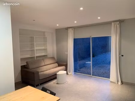 studio - 24m2 - une pièce