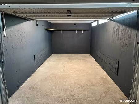 garage/box fermé sécurisé - sous sol immeuble - echirolles - 11900