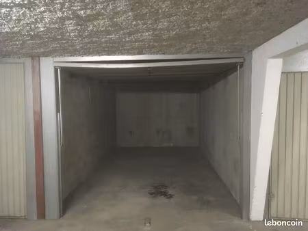 box garage sécurisé montpellier ; rond-point de la lyre /intermarche