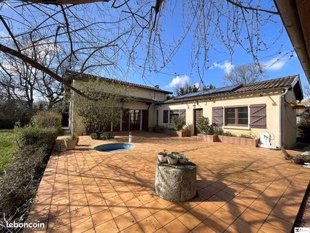 propriété 8 pièces 214 m²