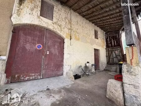 grange 1 pièce 115 m²