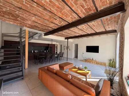 maison de caractère rénovée – centre-ville villefranche-sur-saône – calme absolu