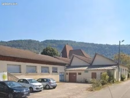 bureaux 180 refait à neuf