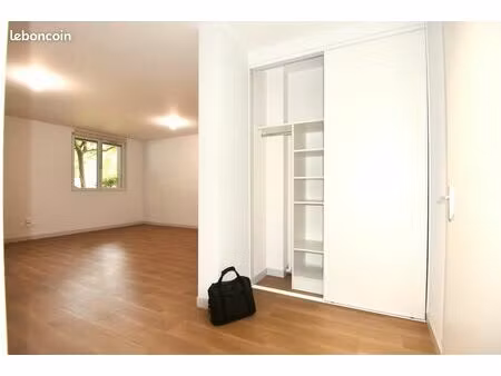 bureau cabinet médical ou paramédical