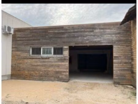 loue hangar  dépôt