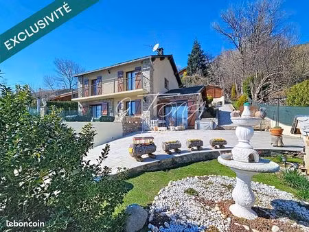 propriété 6 pièces 115 m²