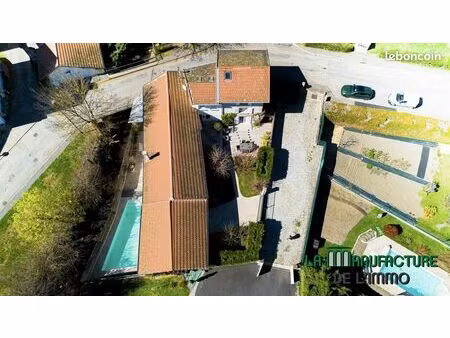 maison 6 pièces 218 m²