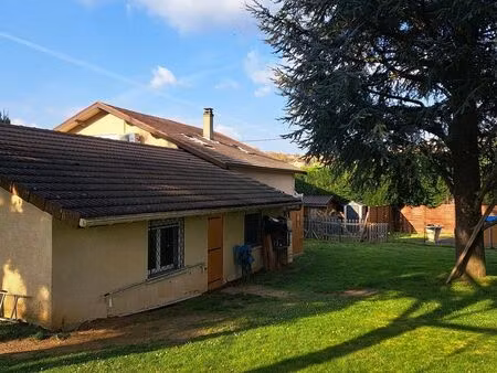 grande maison traditionnelle à la campagne à 15 minutes de la gare et accès autoroute