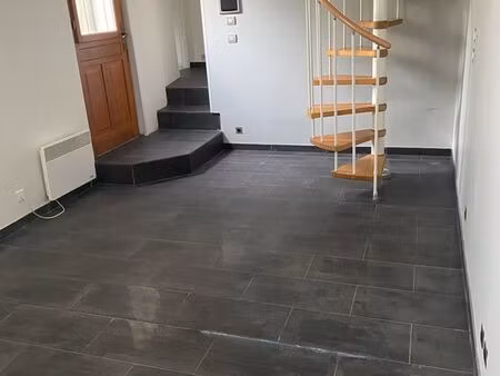 grand t2 70m2 avec jardinet privé