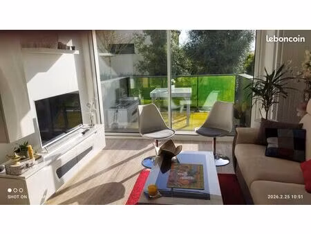 appartement t2 meublé avec terrasse et parkings couverts-44 m2