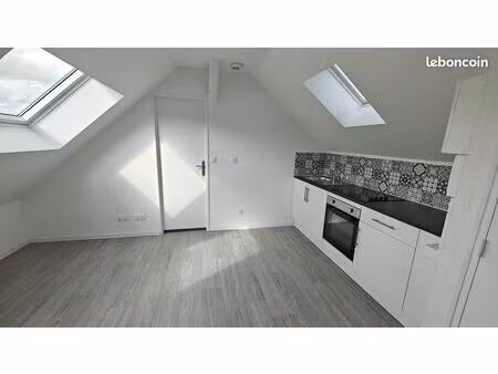 ? appartement 2 pièces rénové – centre de picquigny