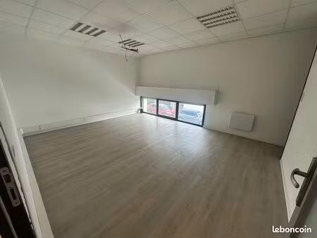 bureau-local de 23m² pau