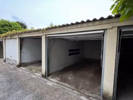 box fermé / résidence sécurisée