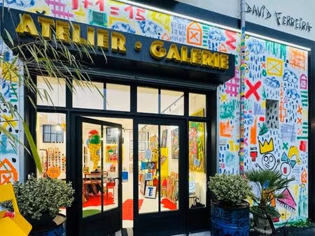 local à louer - 155 m2 + cave 60 m2 - double vitrine - disponible à partir de juillet