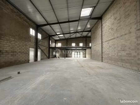 local d'activité 358 m²