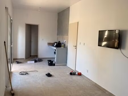 local professionnel – 130 m² avec bureau et jardin privatif – saint-pargoire (34230)