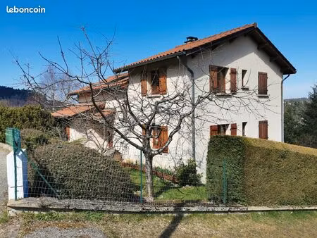 maison 6 pièces 155 m². planfoy 42660