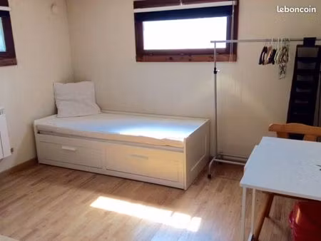 chambre meublée  proche tram c