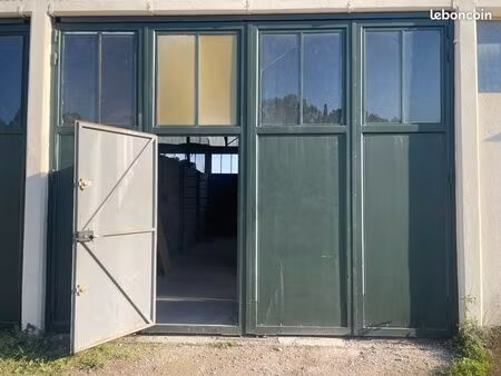 hangar pour stockage / dépôt