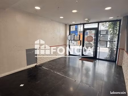 local commercial 49 m²