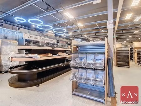 local commercial 365 m² saint-sulpice-la-pointe